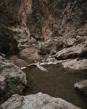 Throwback to when I found out there is a hot spring less than an hour outside Las Vegas 🖤