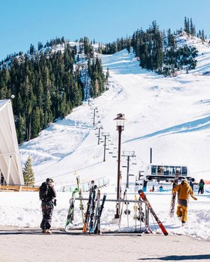 Prime bluebird conditions at Squaw Valley Alpine Meadows make for the best Mondays ever. Photo from IG: pjsquawvalleyinn