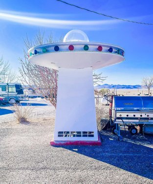 Happy #NationalUFODay! 🛸 
•
I don’t really believe in aliens 👽 , at least not in the form that most people think, butttt it’s still cool that I live pretty close to #Area51 and Rachel, Nevada, where the #LilAleInn is located! 
•
If you’re road trippin’ through the Extraterrestrial Highway in Nevada (aka ET Highway), you’ll pass by the Lil’A’le’Inn (grab a bite to eat and try their alien-themed cocktails! 🍸) with this cute little UFO out front, the back gates of Area 51 (you have to do some searching and off roading to find them), and the arc_area51 👽🛸 
•
Thanks to travelnevada for the road trip itinerary 🙏🏼 #travelnevada 
•
Stay weird, Nevada 🤙🏼
•
•
📍 Extraterrestrial Highway, Nevada 
•
•
•
•
#ethighway #extraterrestrialhighway #ufo #weirdnevada #happyfridaynight #nevadadesert